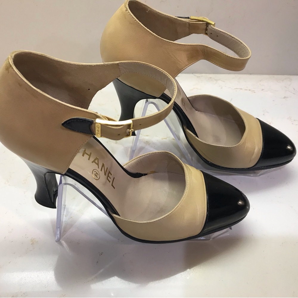 CHANEL Black and Beige Heels with Classic Cap Toe - Picture 3 of 10